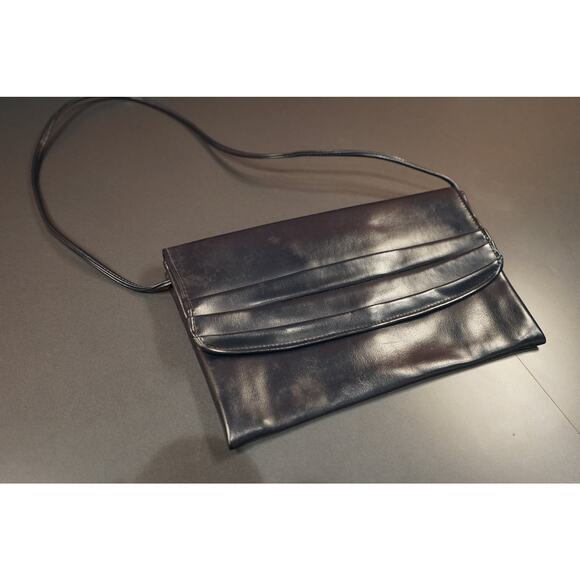 Vintage leather Navy Blue Purse with built in mirror - Picture 4 of 6